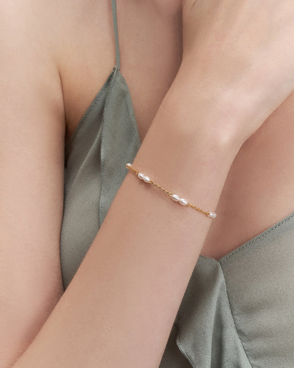 Muse Pearl Bracelet