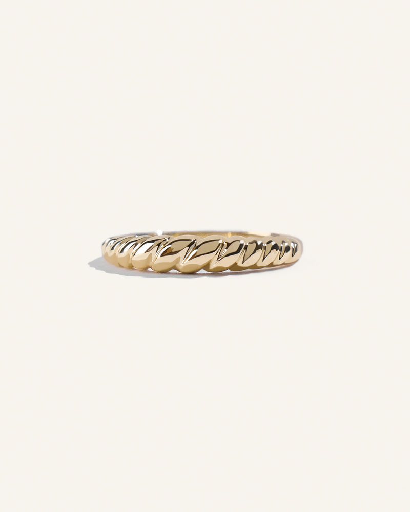 Croissant Dôme Ring